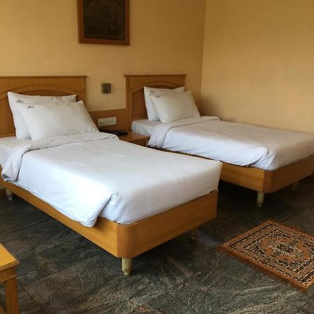 Asr Guesthouse Тирупати Екстериор снимка