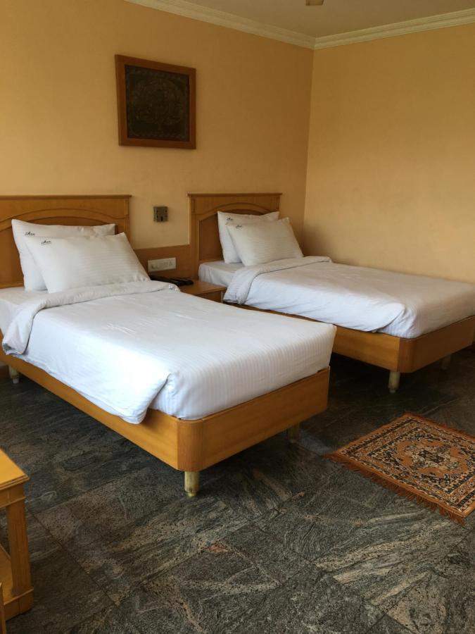 Asr Guesthouse Тирупати Екстериор снимка