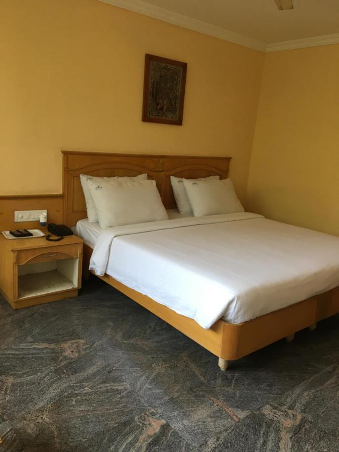 Asr Guesthouse Тирупати Екстериор снимка
